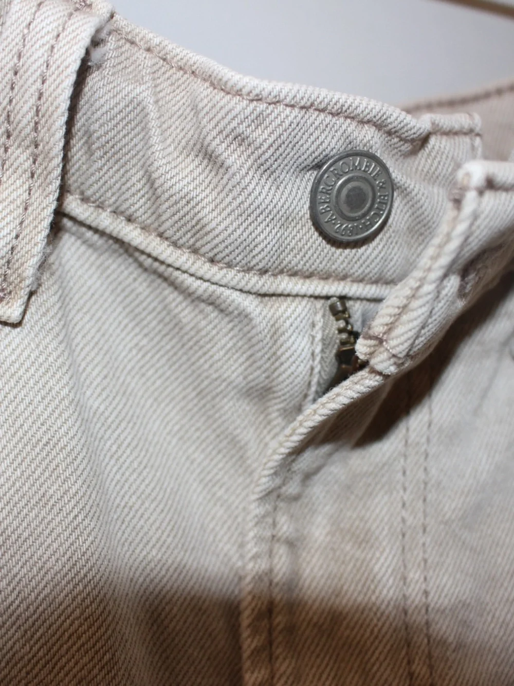 Abercrombie & Fitch Mid Rise Long Denim Shorts Raw Hem Size 24